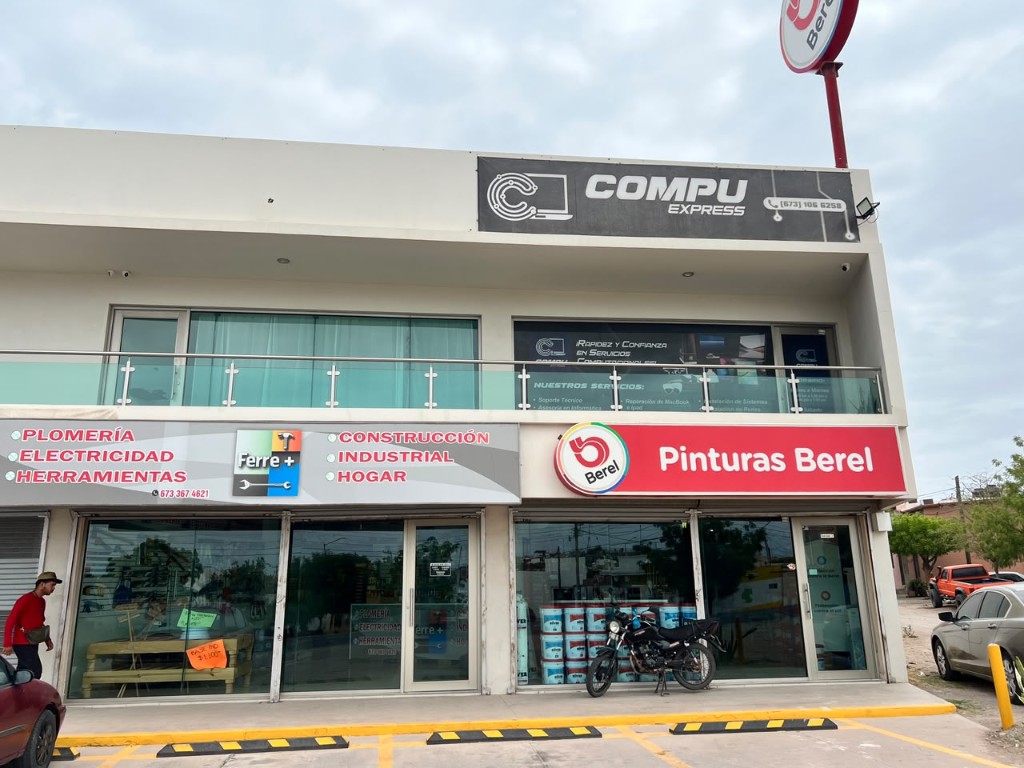 Compu Express en planta alta, Guamúchil